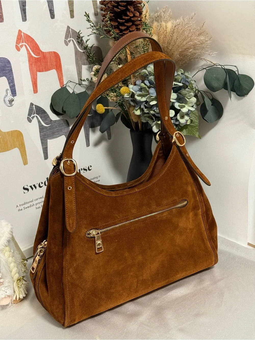 NWT coach Erin Shoulder Bag  Gold/Warm Brown cet41
